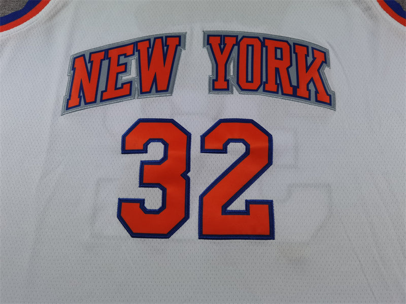 Men's New York Knicks Karl-Anthony Towns #32 White Swingman Jersey - Association Edition