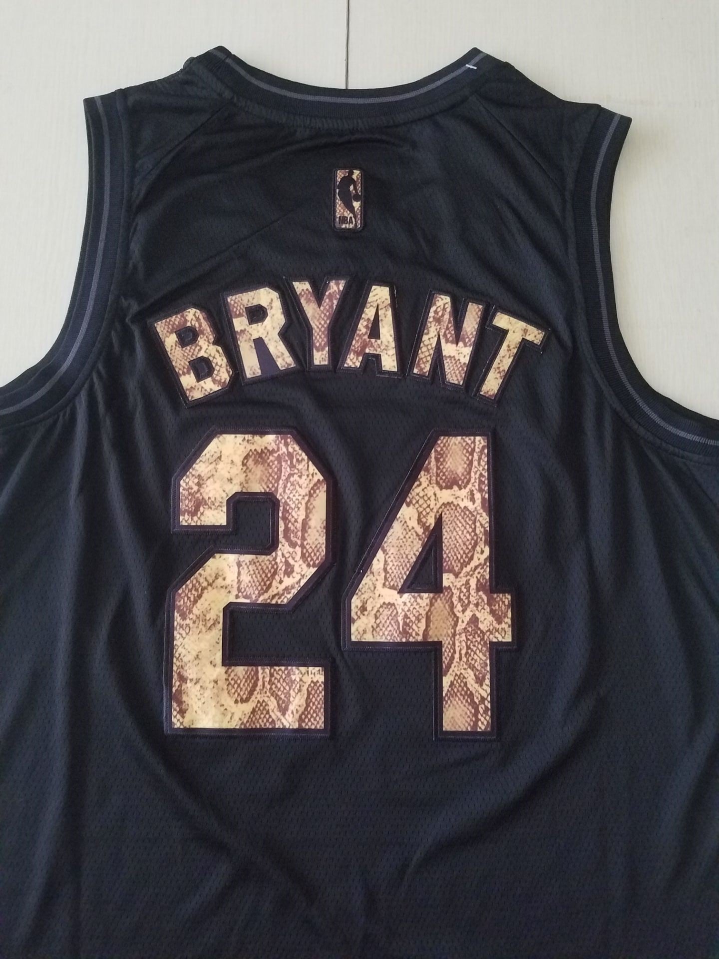 Men's Los Angeles Lakers Kobe Bryant #24 Black Swingman Player Jersey