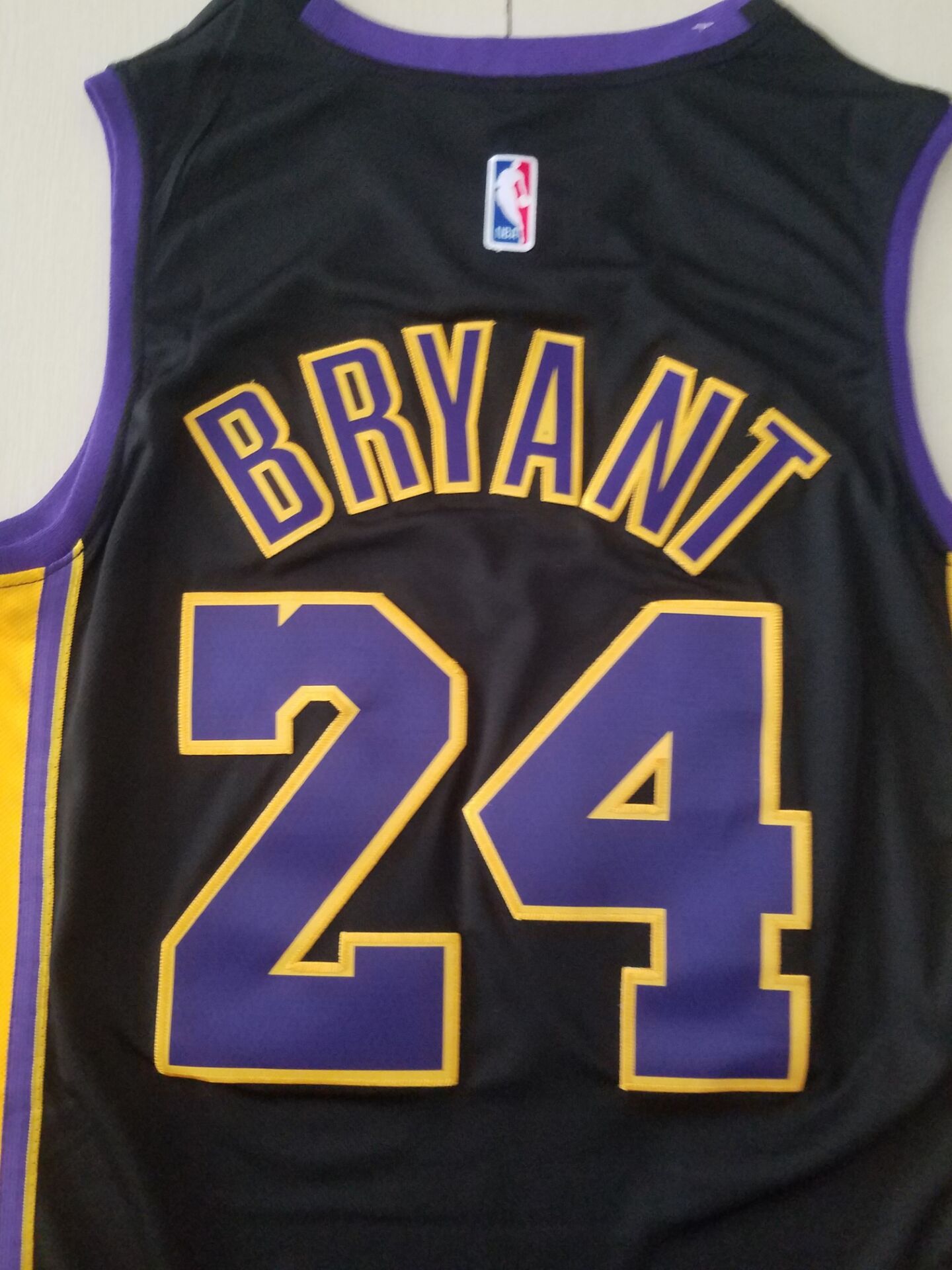 Men's Los Angeles Lakers Kobe Bryant #24 NBA Black Swingman Jersey