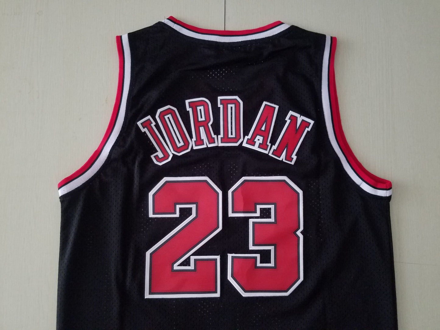 Men's Chicago Bulls Michael Jordan Black 1997-98 Hardwood Classics Player Jersey