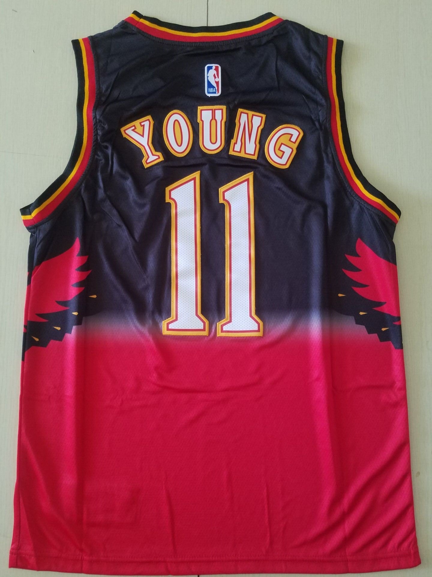 Men's Atlanta Hawks Trae Young #11 NBA Swingman Jersey - Retro Red