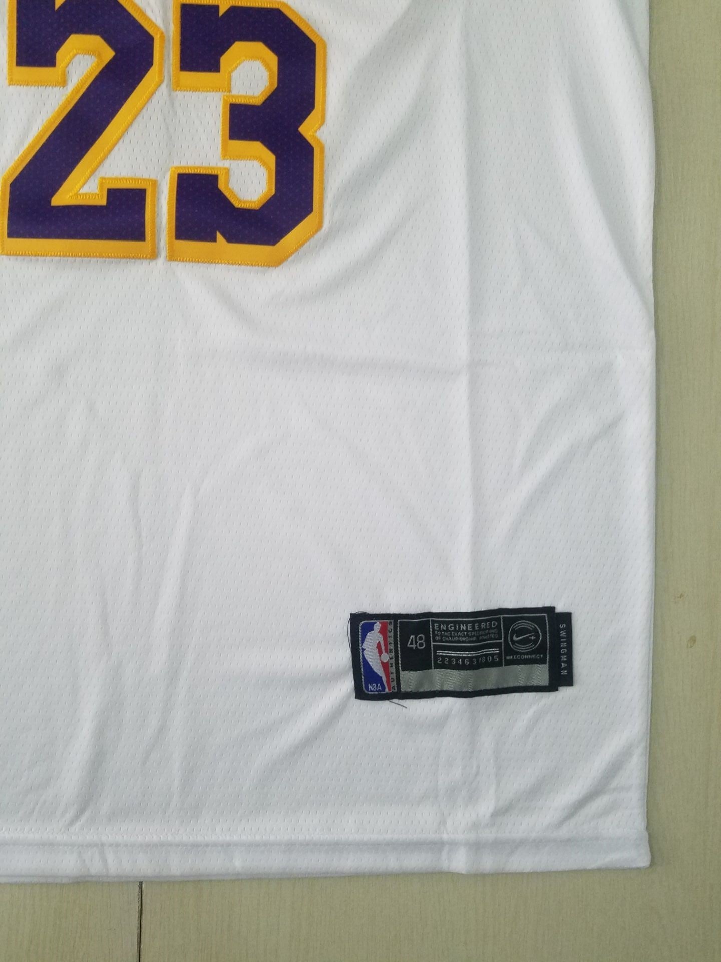 Men's Los Angeles Lakers LeBron James #23 NBA White Swingman Player Jersey