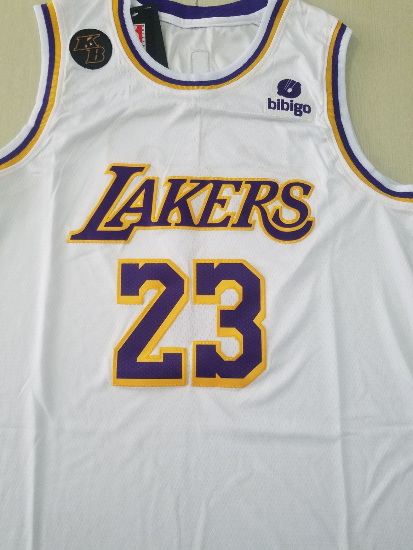 Men's Los Angeles Lakers LeBron James #23 NBA White Swingman Player Jersey