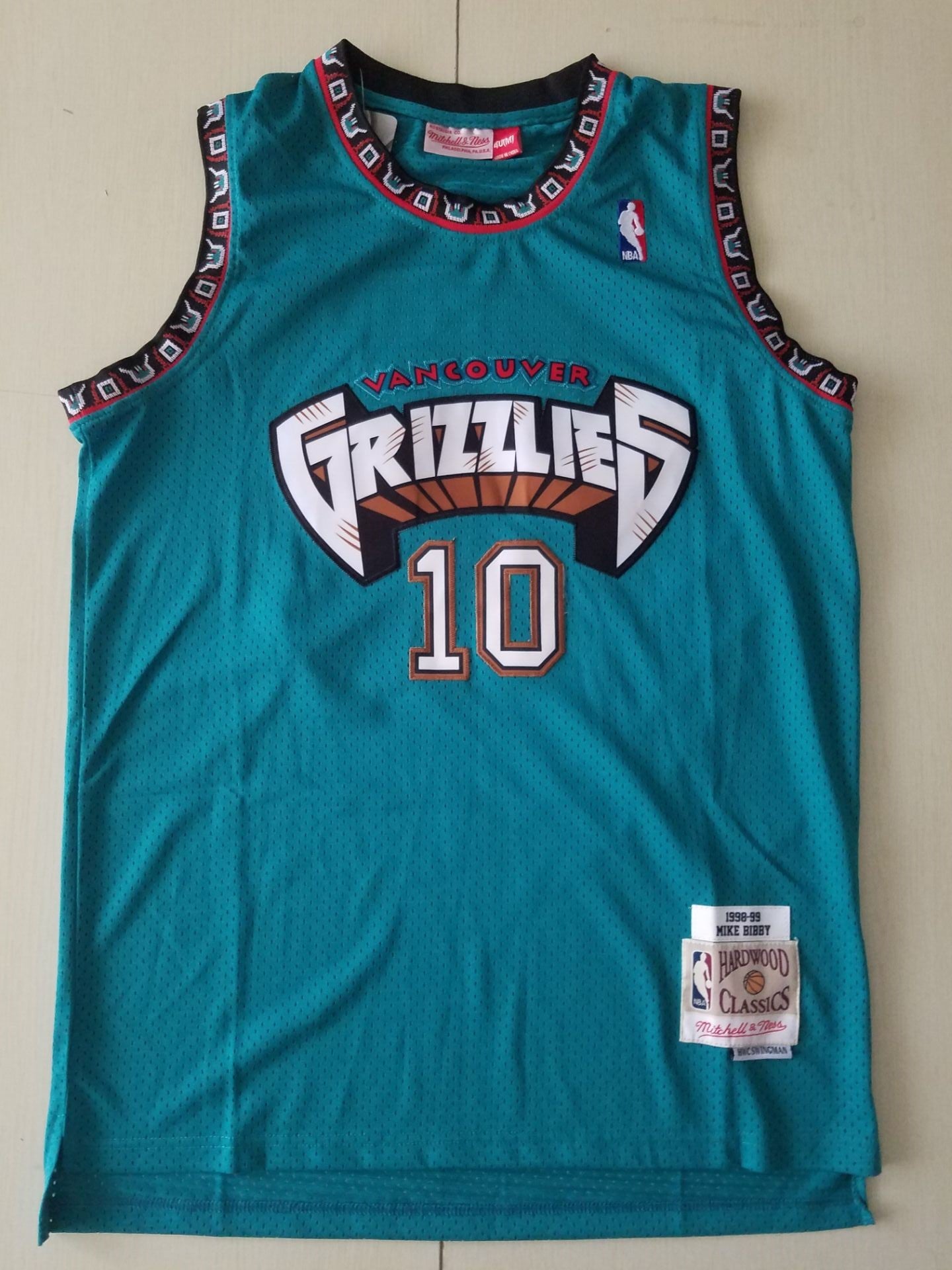 Men's Memphis Grizzlies Mike Bibby #10 Green Classics Swingman Jersey