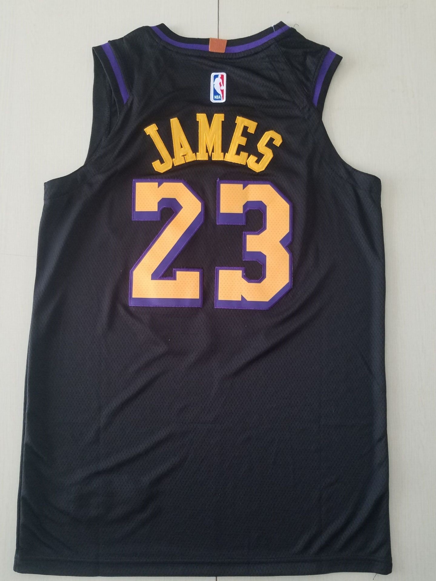 Men's Los Angeles Lakers LeBron James #23 Black Swingman Jersey