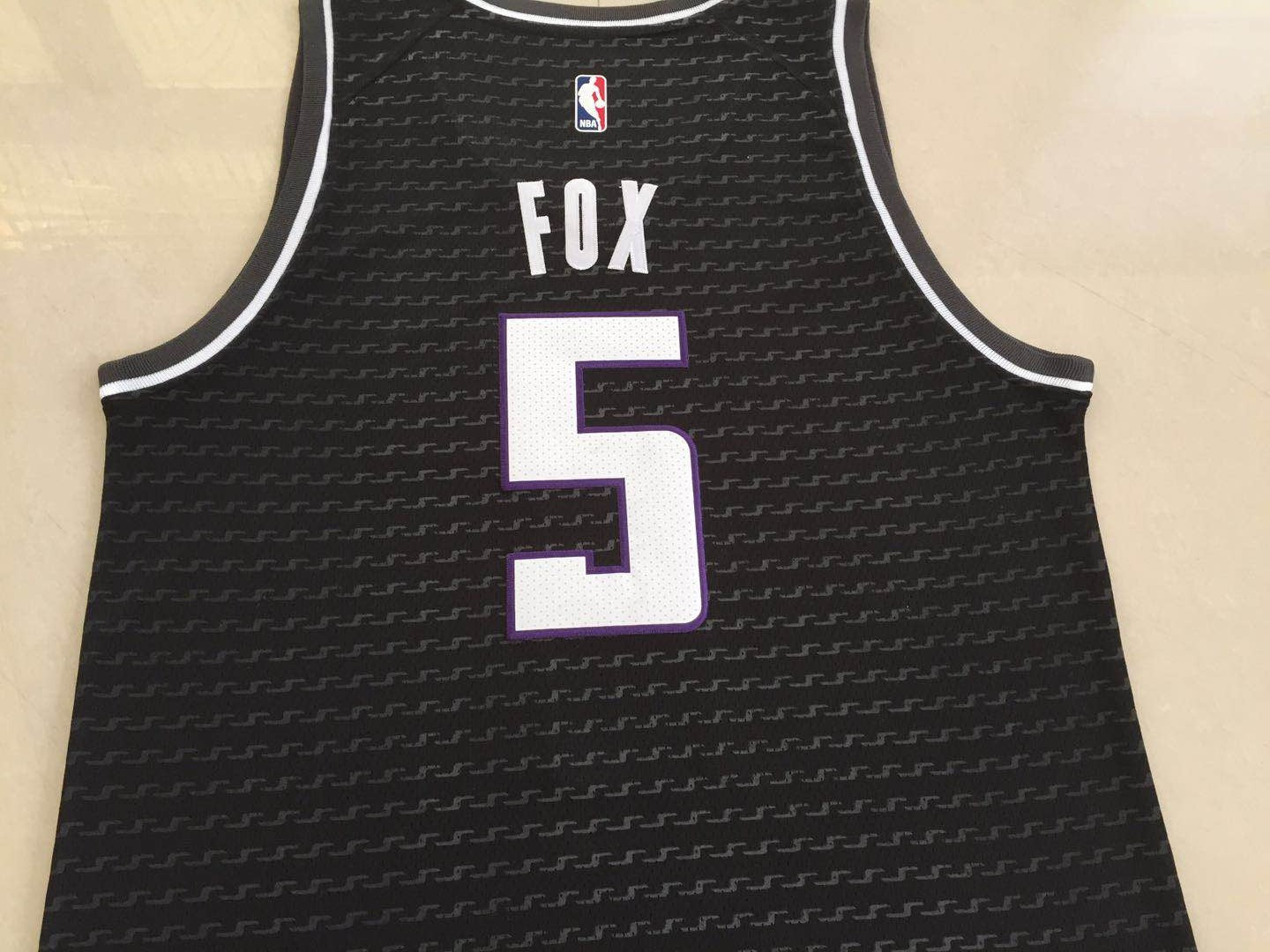 Men's Sacramento Kings De'Aaron Fox #5 NBA Black Player Replica Jersey