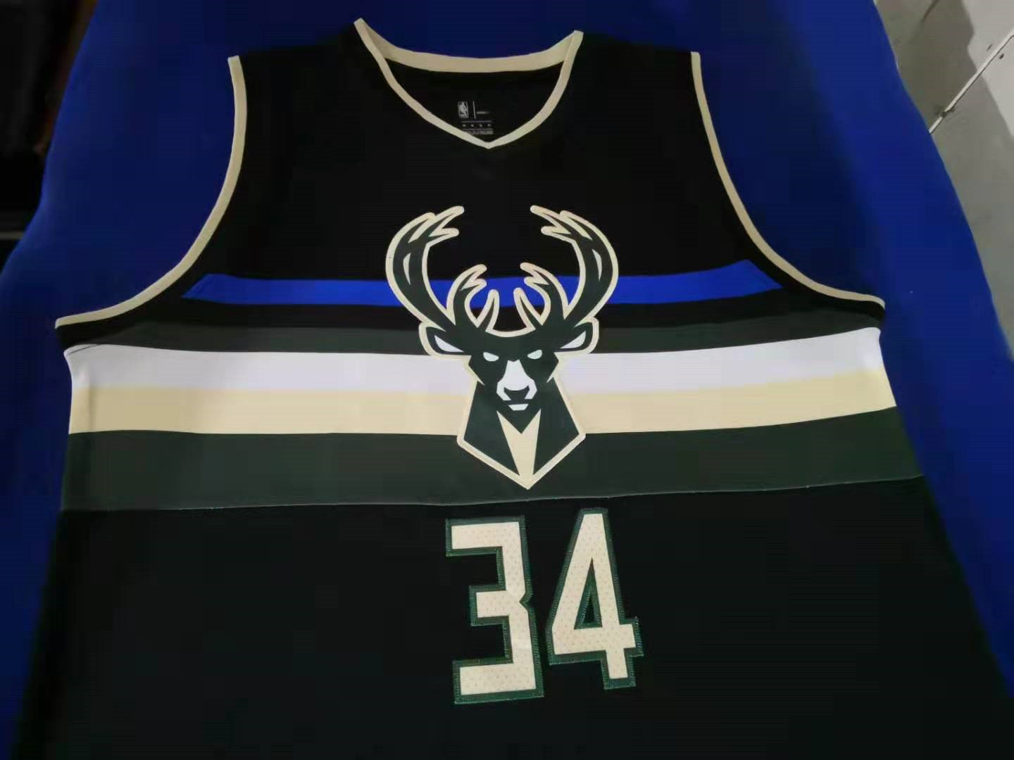 Men's Milwaukee Bucks Giannis Antetokounmpo #34 Black Replica Player Jersey