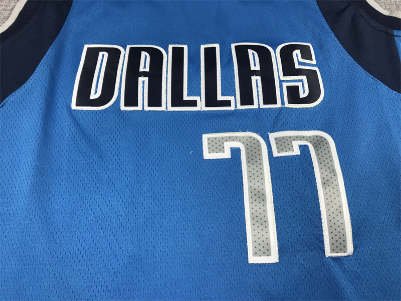 Men's Dallas Mavericks Luka Doncic #77 Royal 2022/23 Swingman Jersey - Icon Edition