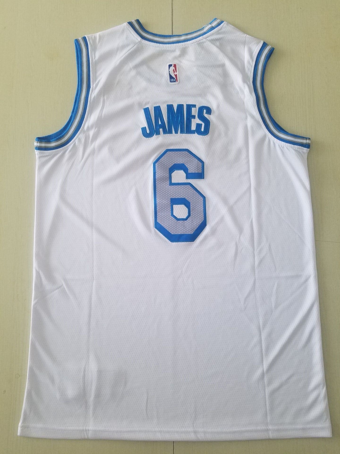 Men's Los Angeles Lakers LeBron James White 2020/21 Swingman Jersey City Edition