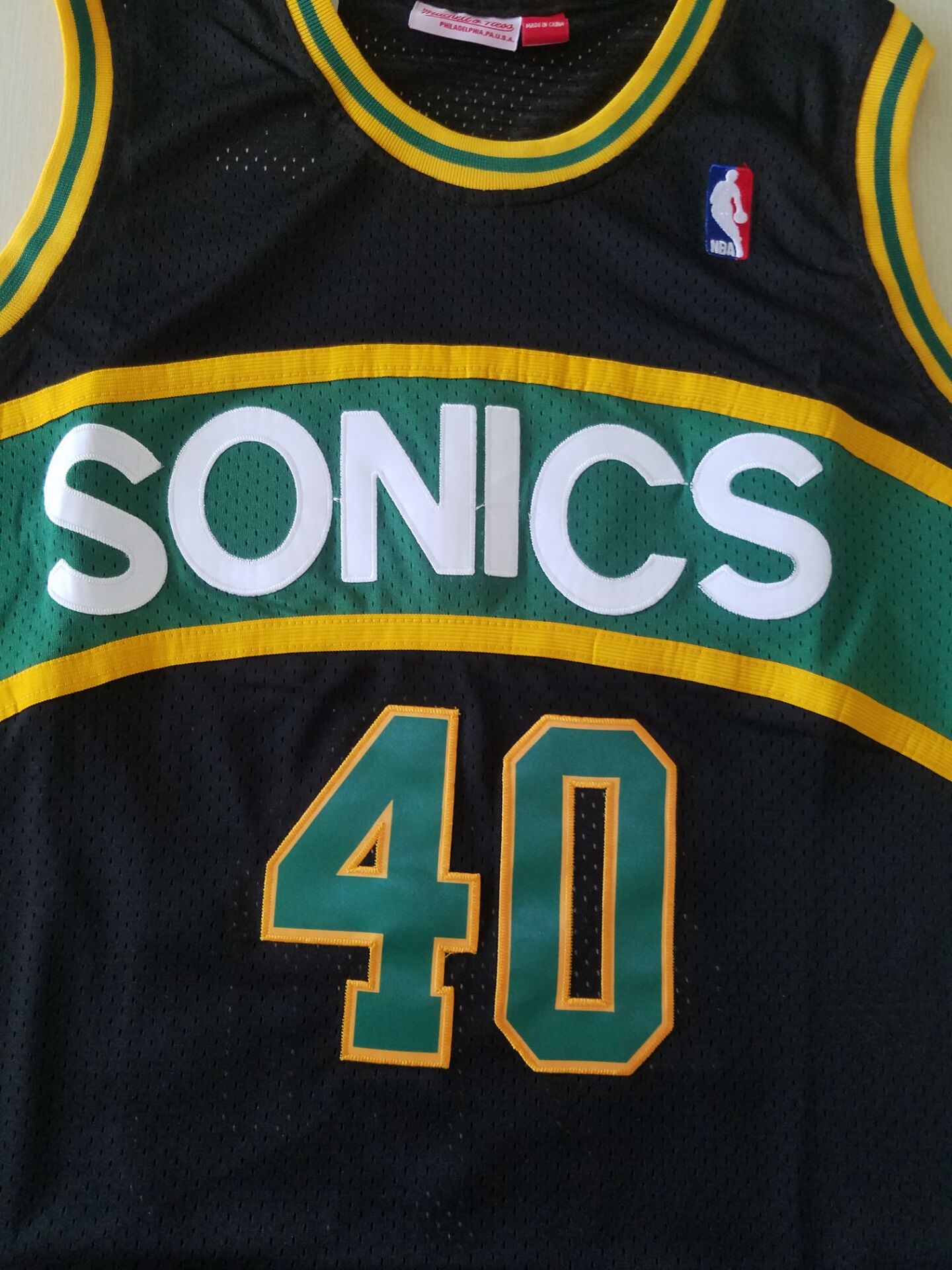 Men's Seattle Supersonics Shawn Kemp #40 Black Throwback Swingman Jersey