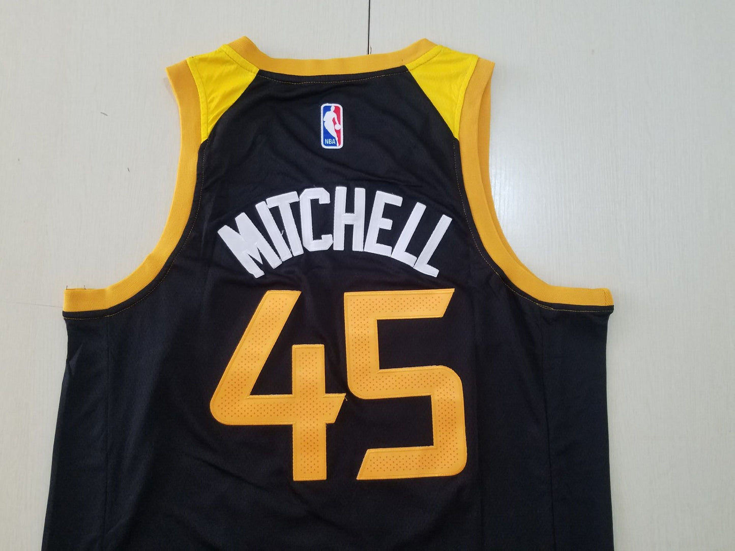 Men's Utah Jazz Donovan Mitchell 2021/22 Swingman Player Jersey - City Edition