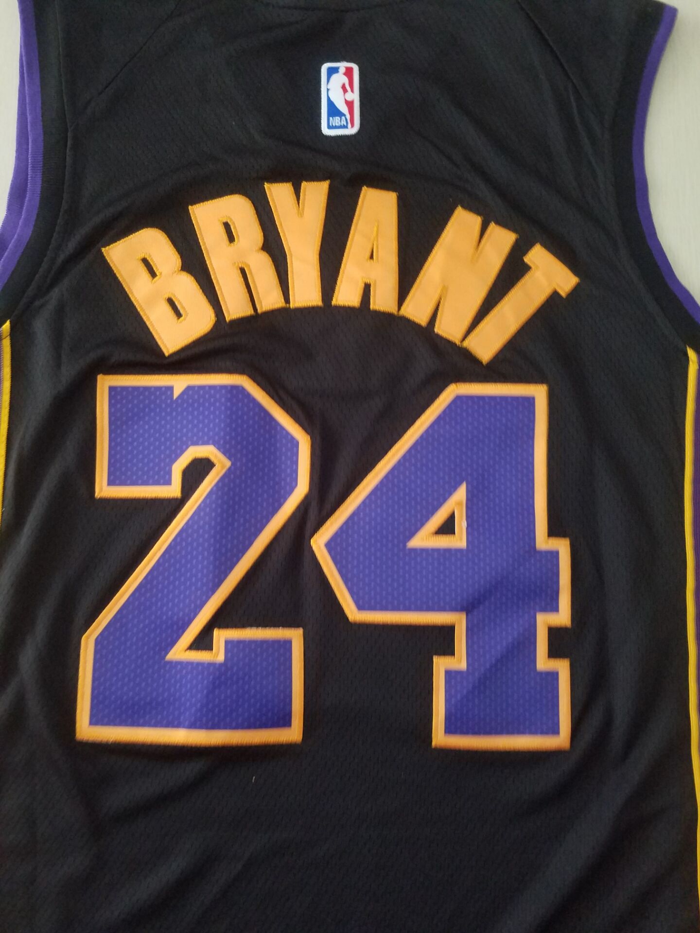 Men's Los Angeles Lakers Kobe Bryant Black #24 Swingman Player Jersey