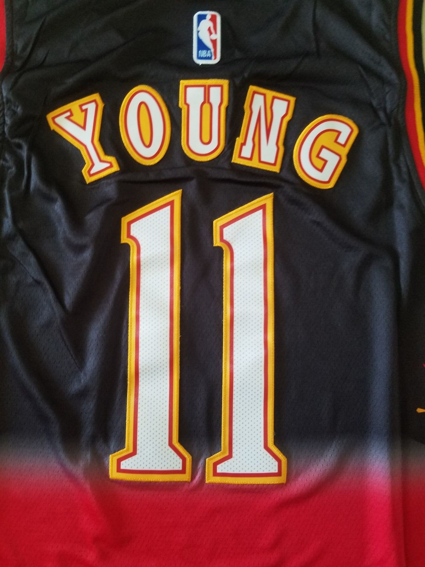 Men's Atlanta Hawks Trae Young #11 NBA Swingman Jersey - Retro Red