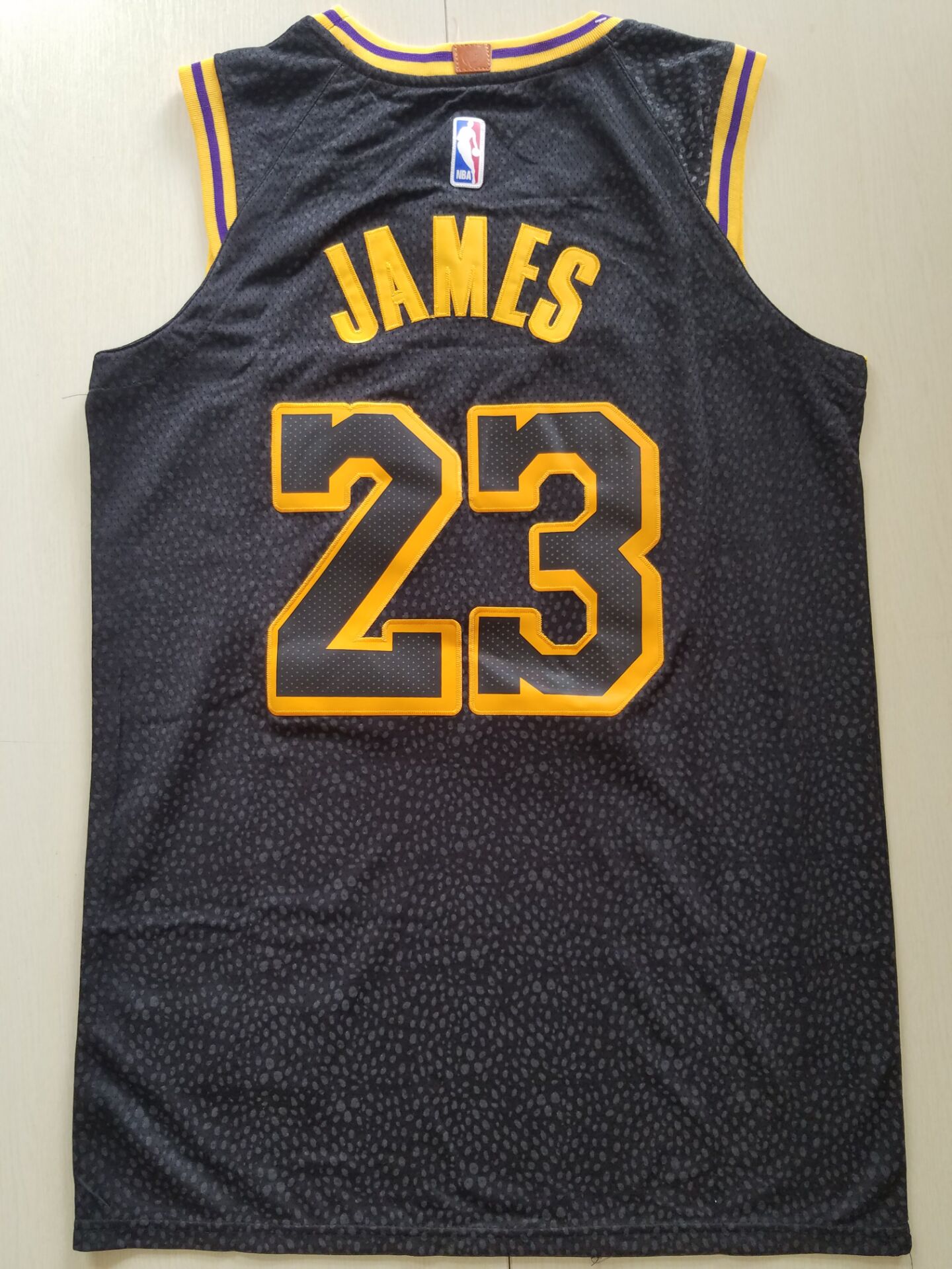 Men's Los Angeles Lakers LeBron James #23 NBA Black Swingman Jersey