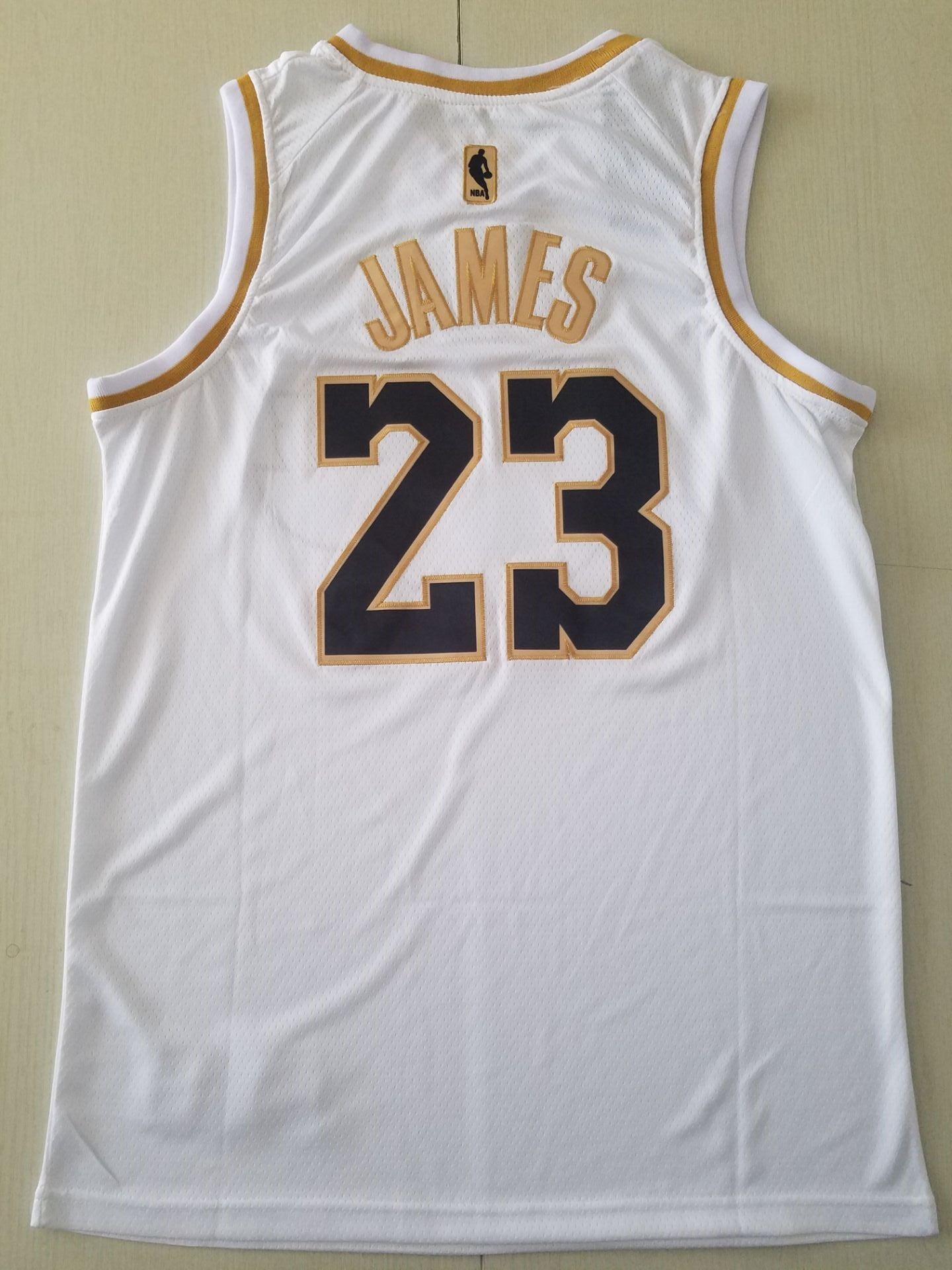 Men's Los Angeles Lakers LeBron James #23 White Swingman Jersey