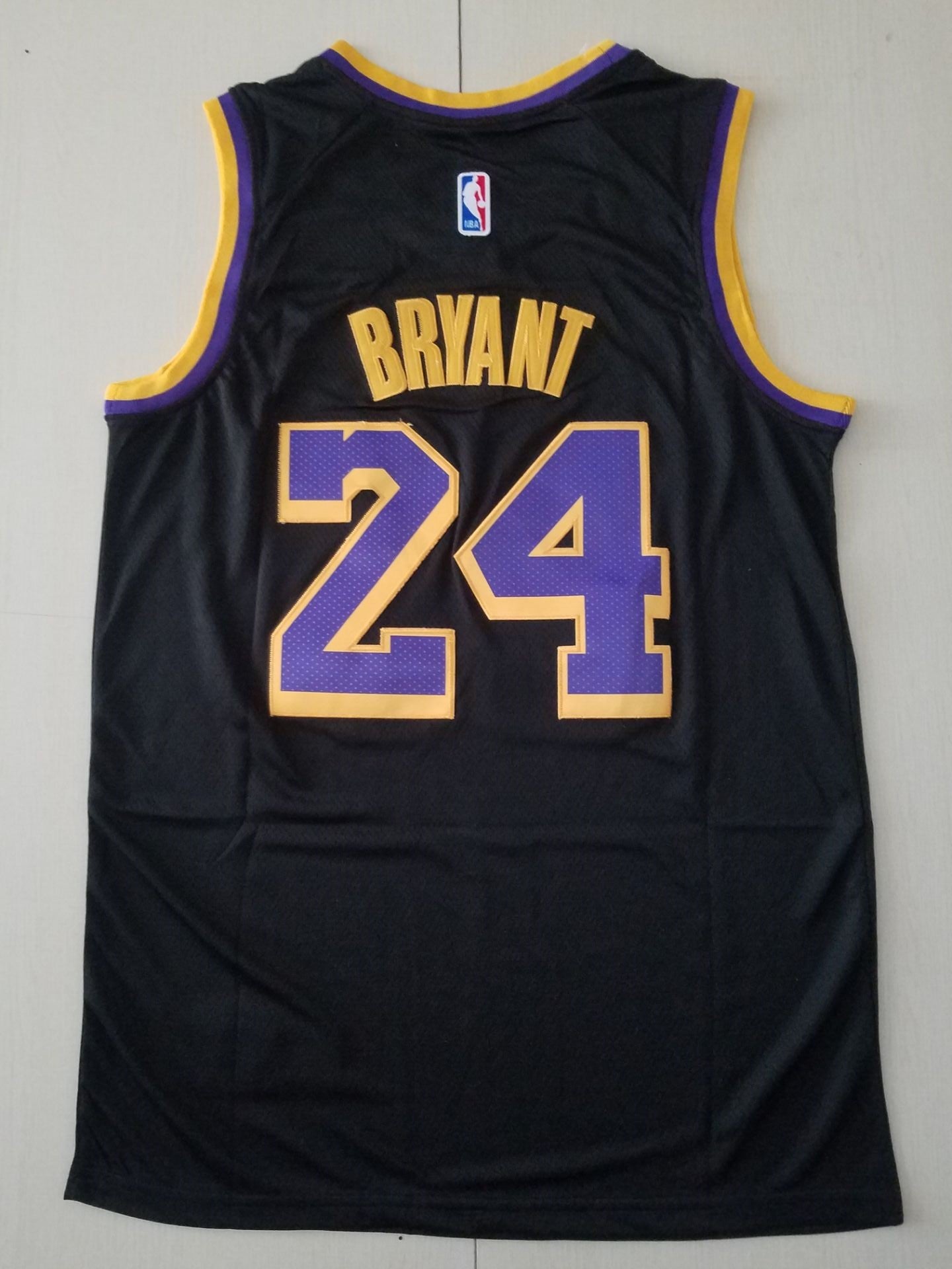 Men's Los Angeles Lakers Kobe Bryant #24 Black 2020/21 Swingman Player Jersey