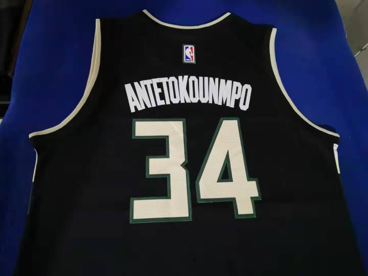 Men's Milwaukee Bucks Giannis Antetokounmpo #34 Black Replica Player Jersey