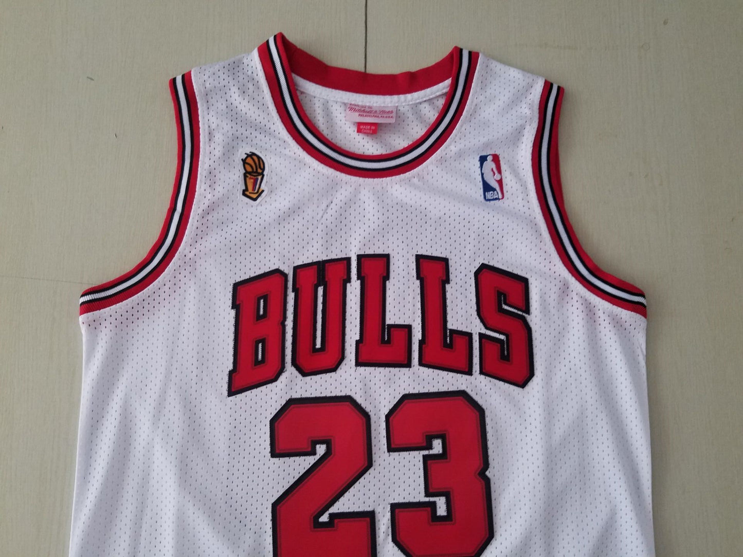 Men's Chicago Bulls Michael Jordan 1995-96 Hardwood Classics Swingman Jersey