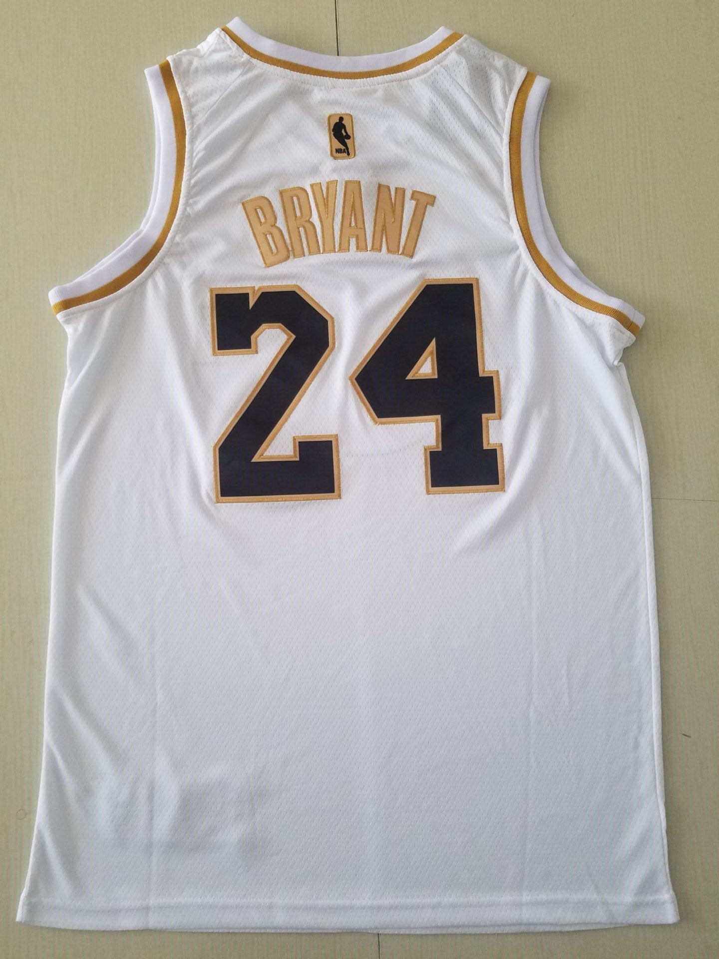 Men's Los Angeles Lakers Kobe Bryant #24 White Swingman Jersey