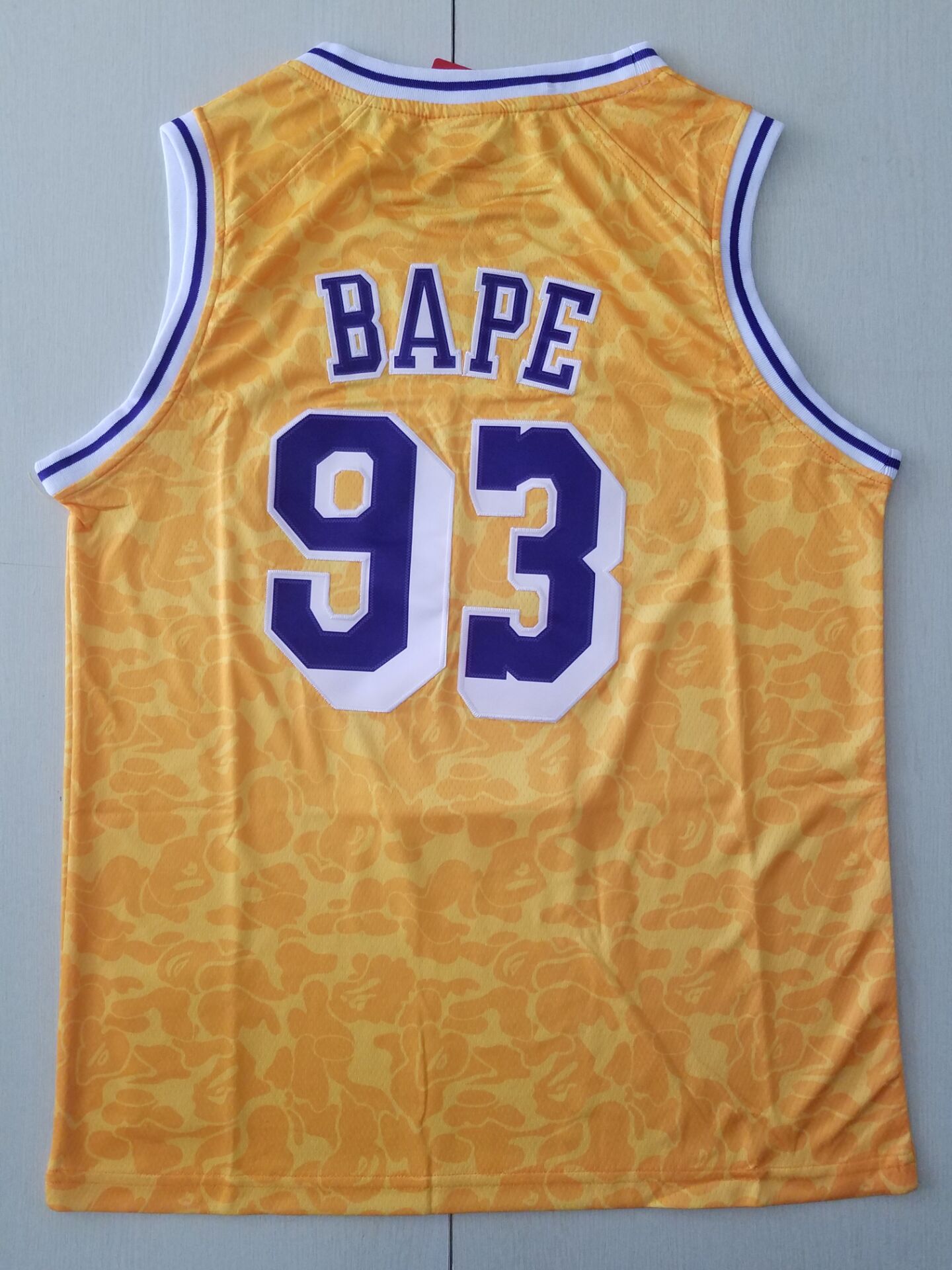 Men's Los Angeles Lakers Yellow 1996-97 Hardwood Classics Swingman Jersey