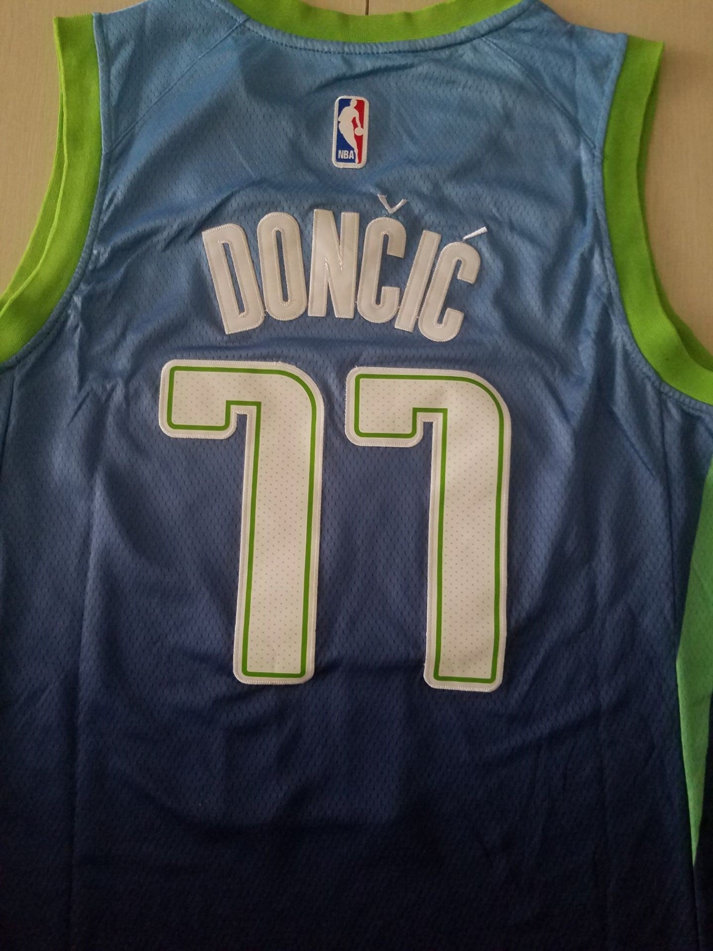 Men's Dallas Mavericks Luka Doncic #77 Blue Replica Jersey